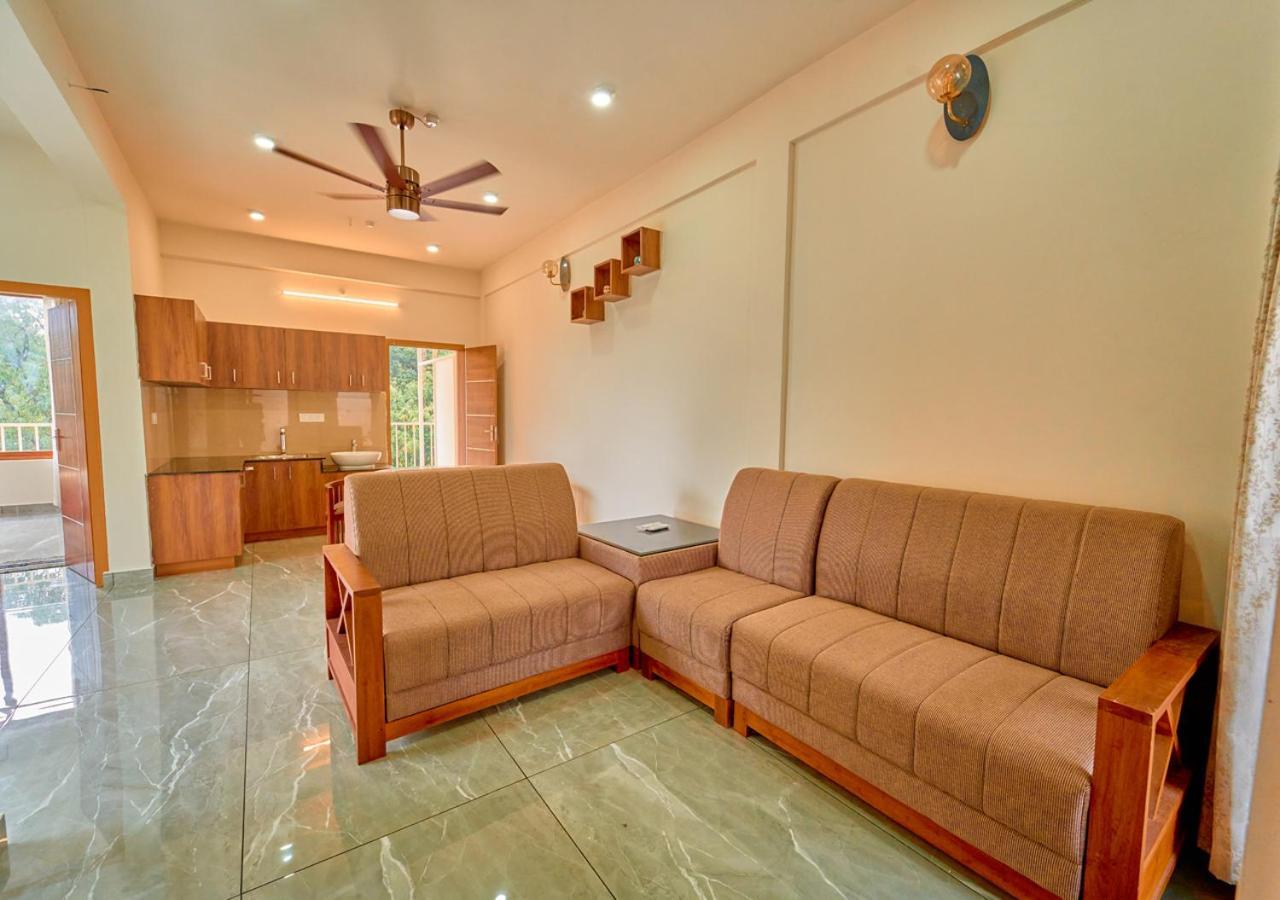 Glen Castle Vagamon Pool Resort By Voye Homes Exterior photo