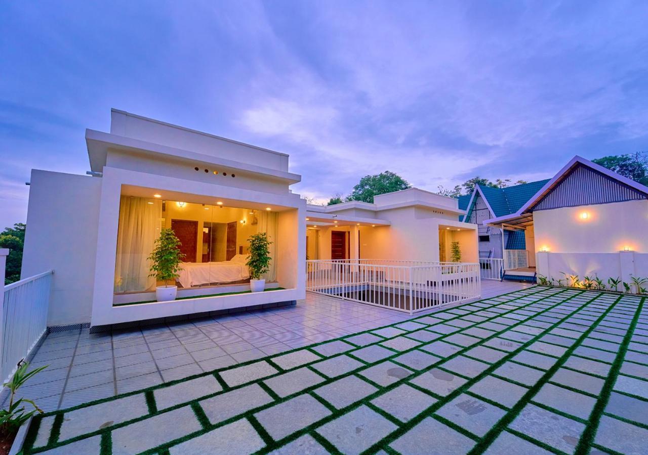 Glen Castle Vagamon Pool Resort By Voye Homes Exterior photo