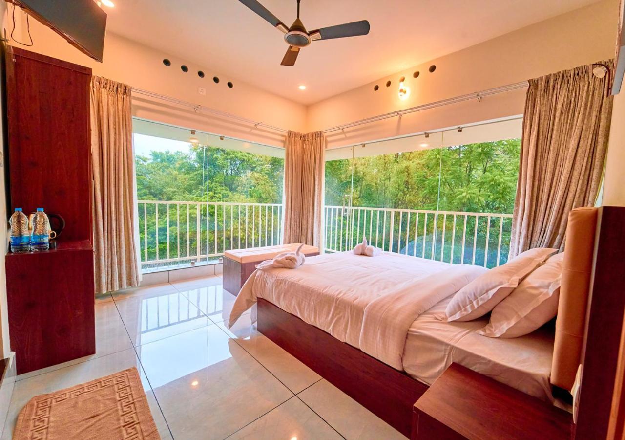 Glen Castle Vagamon Pool Resort By Voye Homes Exterior photo
